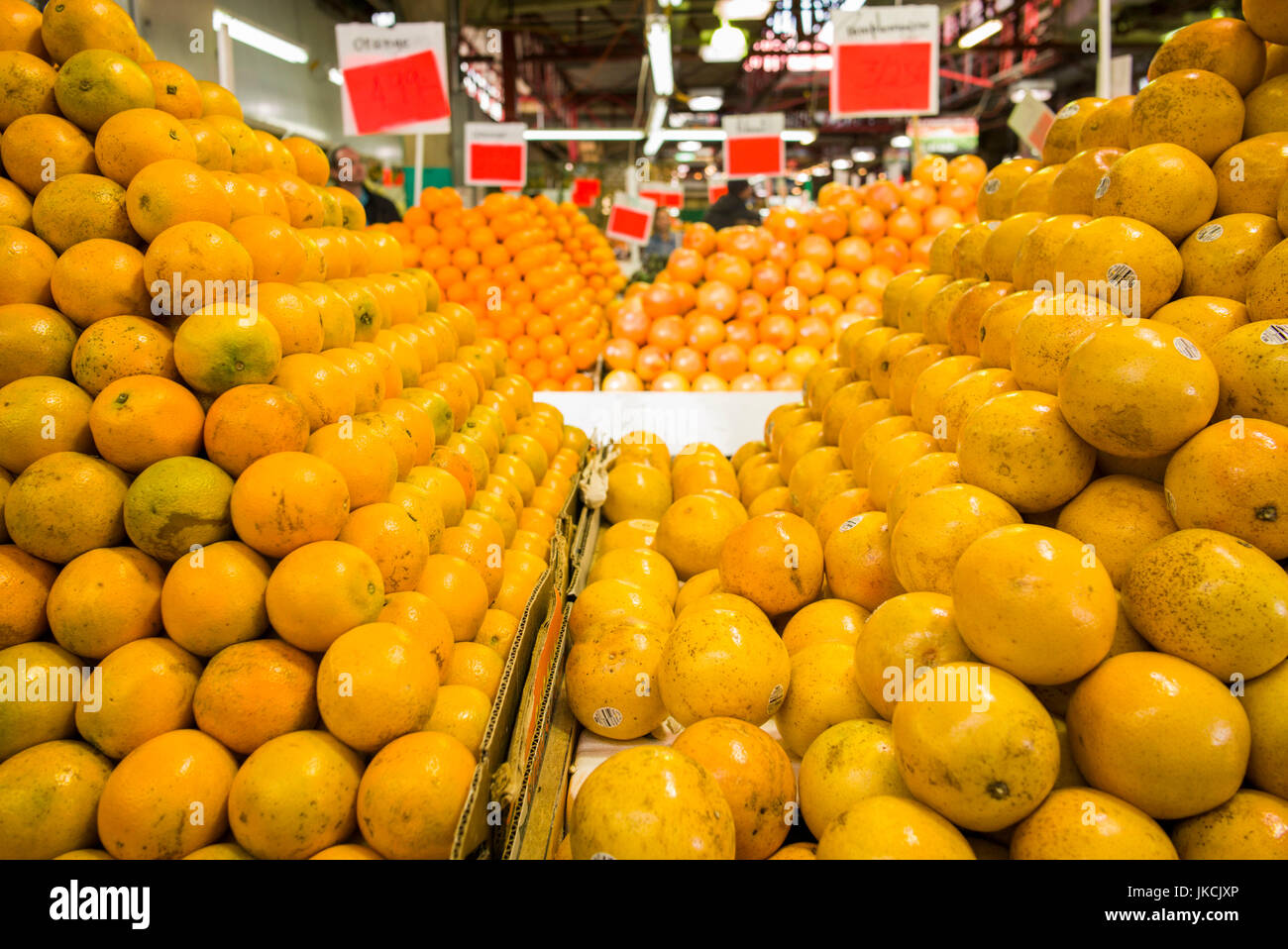 Canada, Quebec, Montreal, Marche Jean Talon market, grapefruit Stock Photo