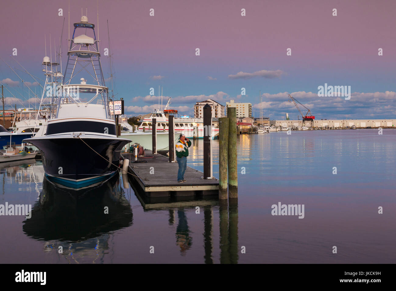 Morehead City on the Waterfront (Images of America)