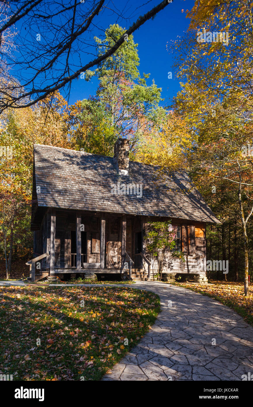USA, North Carolina, Pisgah Forest, Cradle of Forestry National Historic Site, site of the first forestry conservation school in the US, founded by Dr. Carl Schenck in 1898 as the Biltmore Forest School, school campus building, autumn Stock Photo