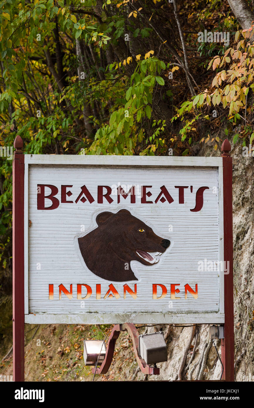 North carolina cherokee indian reservation hires stock photography and