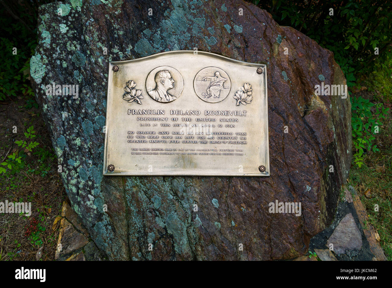 USA, Georgia, Warm Springs, Little White House State Historic Site, former summer White House of President Franklin D. Roosevelt, plaque regarding President Roosevelt's death at this site on April 12, 1945 Stock Photo