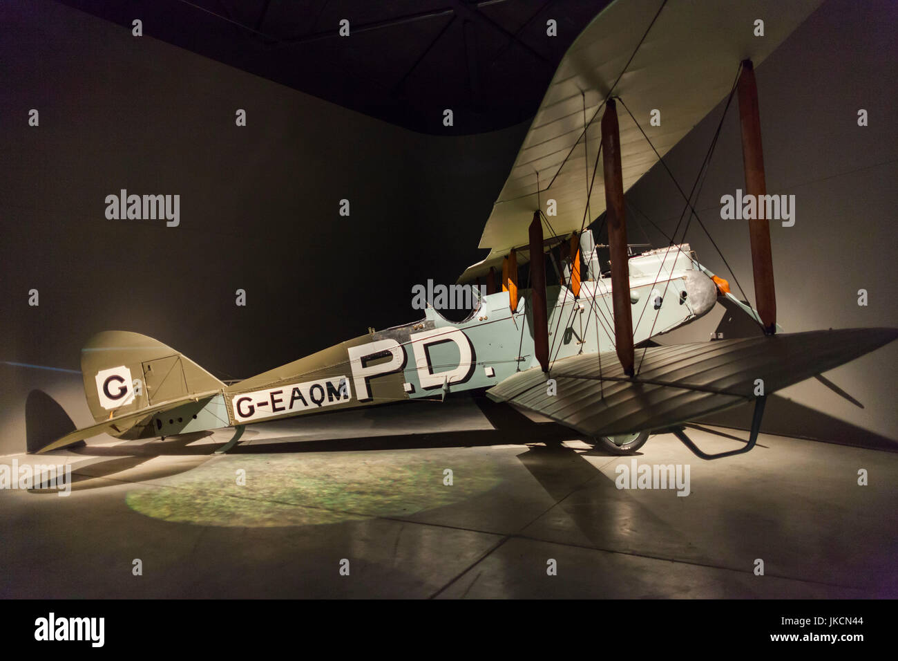 Australia, Australian Capital Territory, ACT, Canberra, Australian War Memorial Museum, WW1-era British Airco DH-9 aircraft Stock Photo