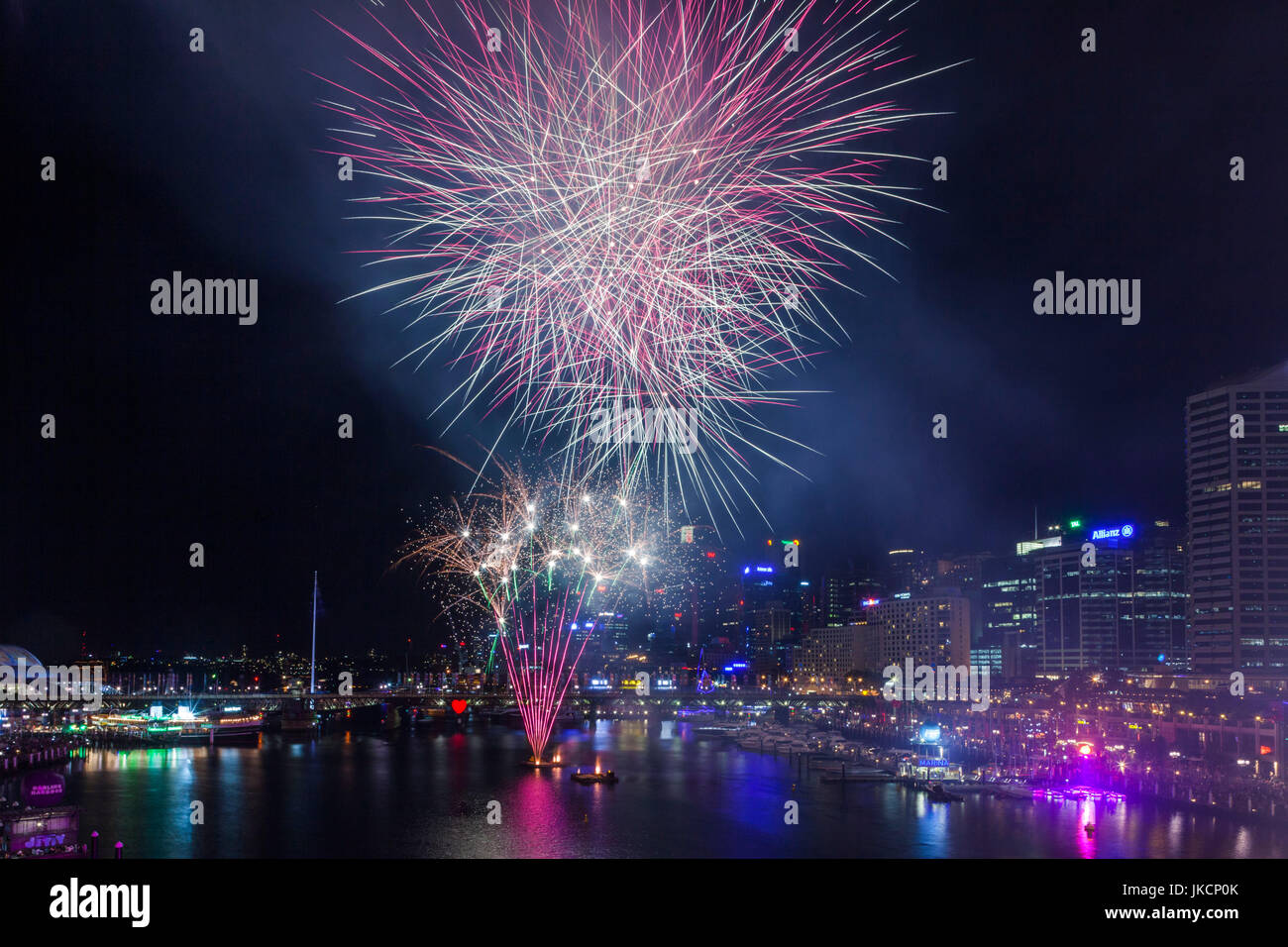 Sydney harbour fireworks hires stock photography and images Alamy