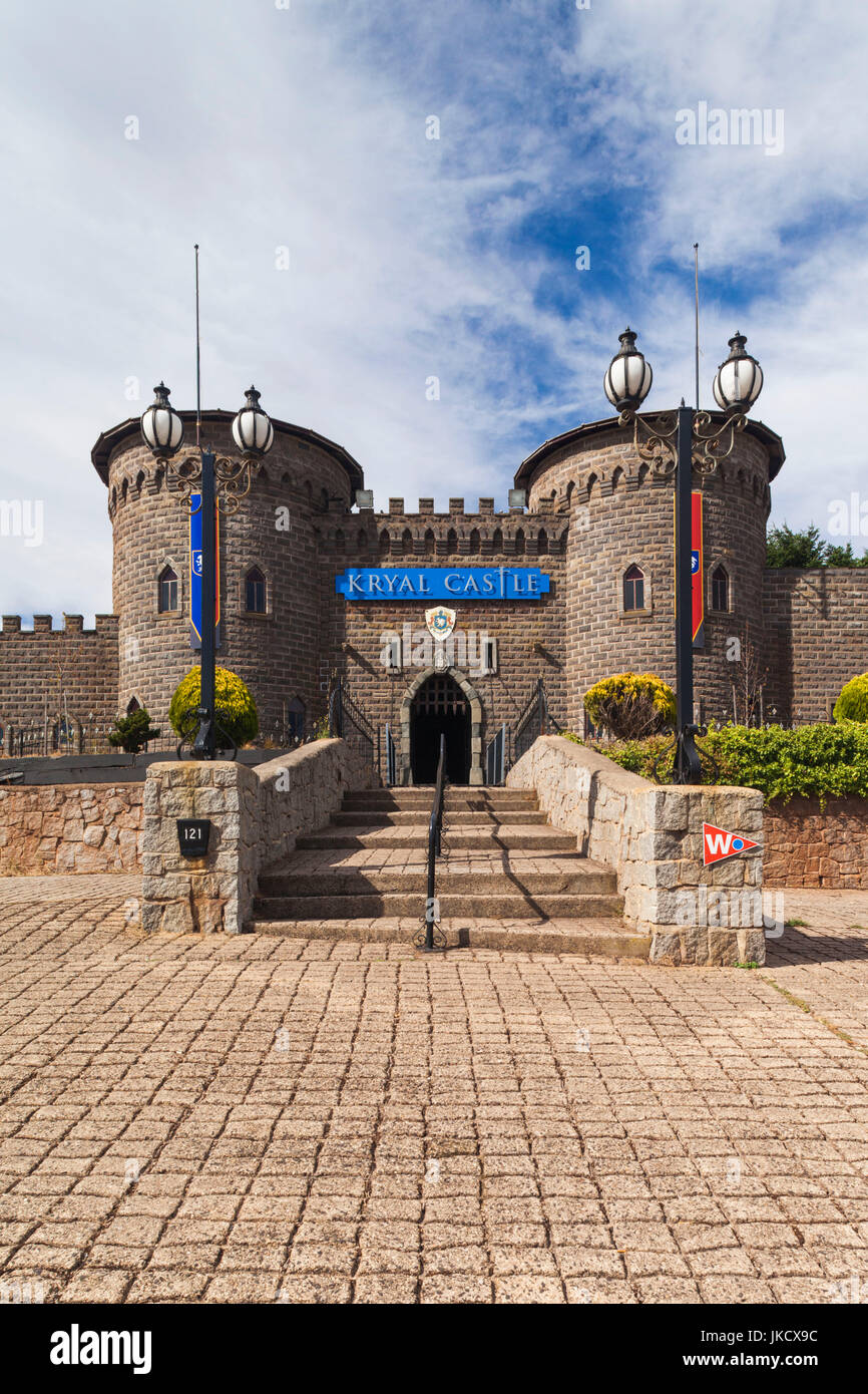 Australia, Victoria, VIC, Leigh Creek, Kryal Castle, replica midieval