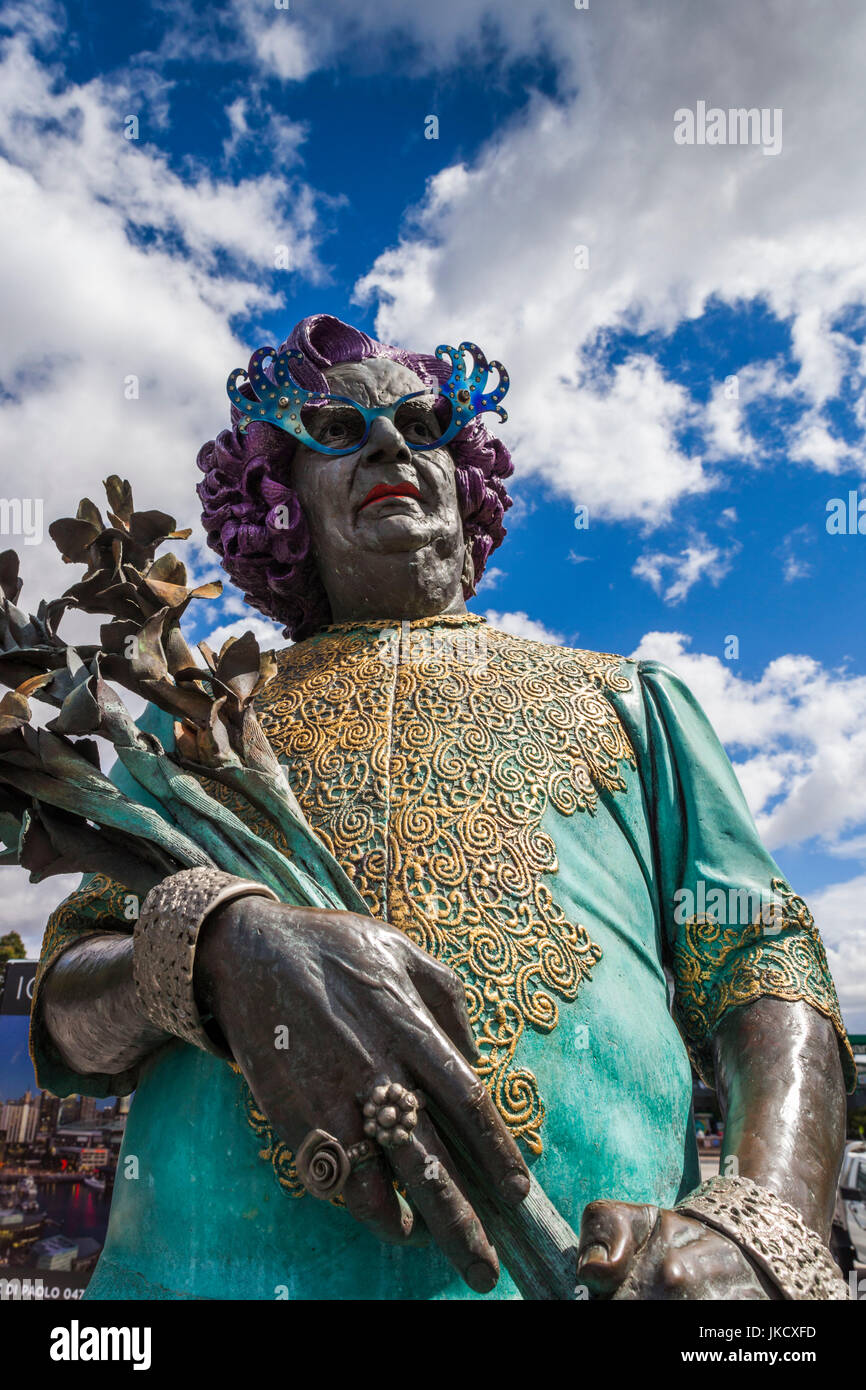 Australia, Victoria, VIC, Melbourne, Docklands, Victoria Harbour, Harbour Town Complex, statue of comedian Barry Humphries as Dame Edna by artist Peter Corlett Stock Photo