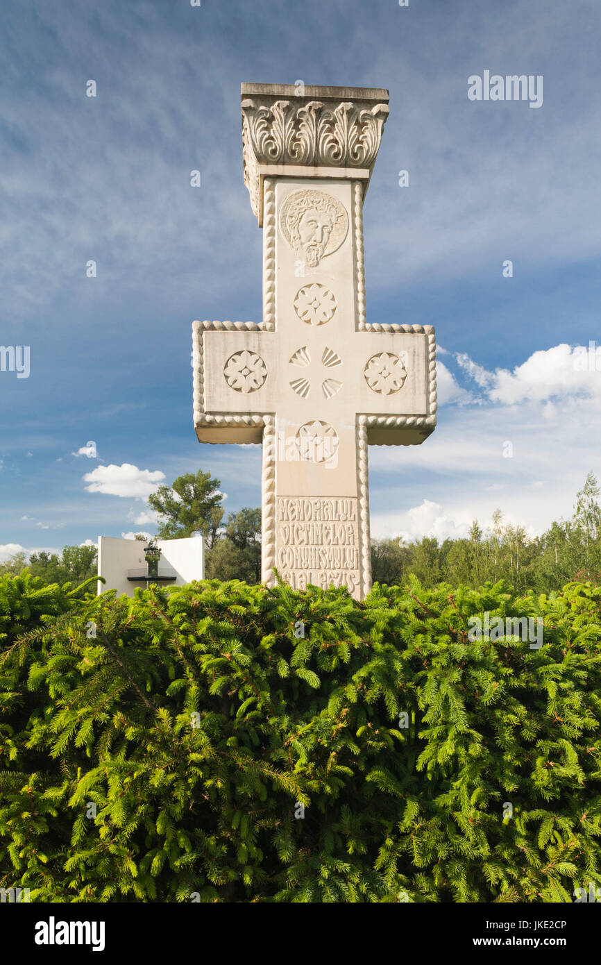 Romania, Maramures Region, Sighetu Marmatei, Cemetery of the poor ...