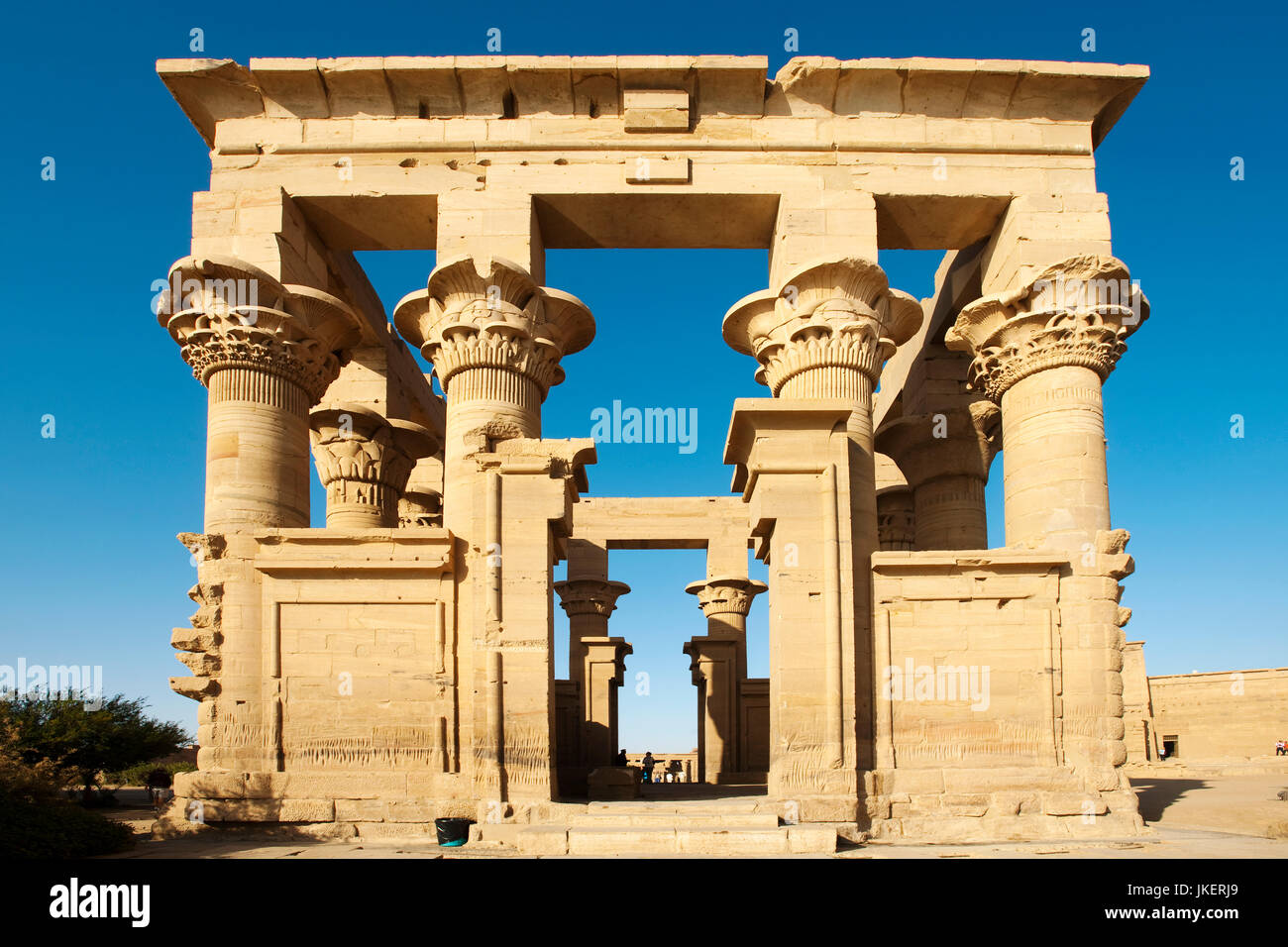 Ägypten, Assuan, Tempel von Philae auf der Insel Agilkia, Trajan-Kiosk, wahrscheinlich Anfang des zweiten Jahrhunderts unter dem römischen Kaiser Traj Stock Photo