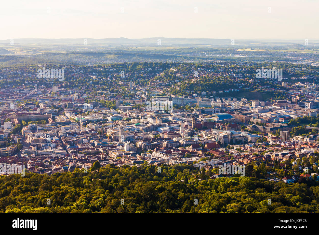 Deutschland, Baden-Württemberg, Stuttgart, Stadtansicht, Stadtzentrum, Innenstadt, Wald, Architektur Stock Photo