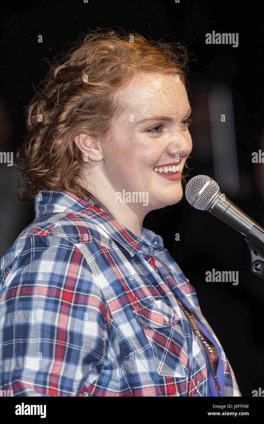 Shannon Purser thrills Stranger Things fans at Comic-Con