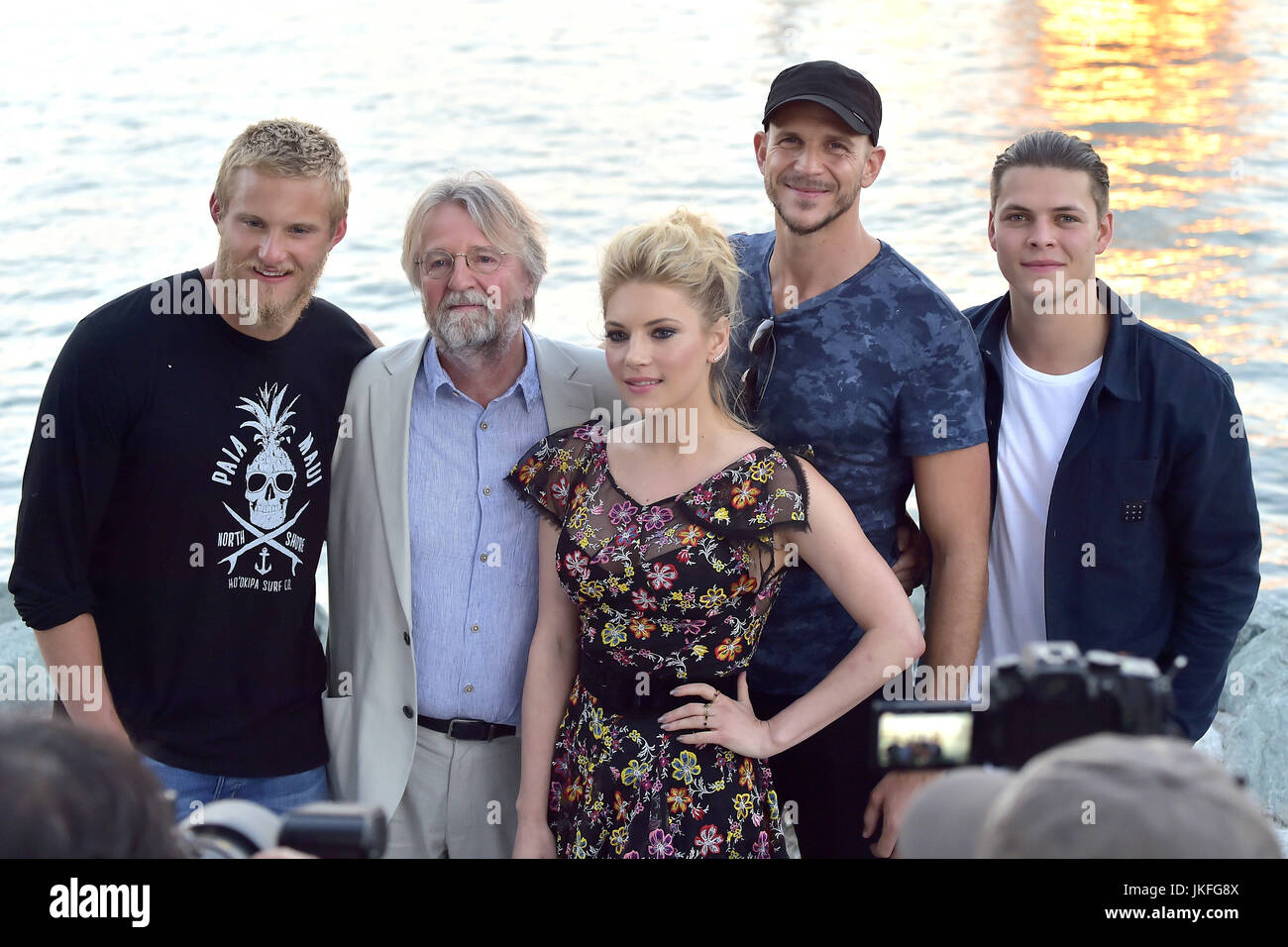 San Diego, California. 21st July, 2017. Alexander Ludwig, Michael Hirst, Katheryn Winnick, Gustaf Skarsgard and Alex Hogh Andersen of HISTORY'S 'Vikings' attend the Viking Funeral Ceremony at San Diego Comic Con 2017 on July 21, 2017 in San Diego, California. | usage worldwide Credit: dpa/Alamy Live News Stock Photo