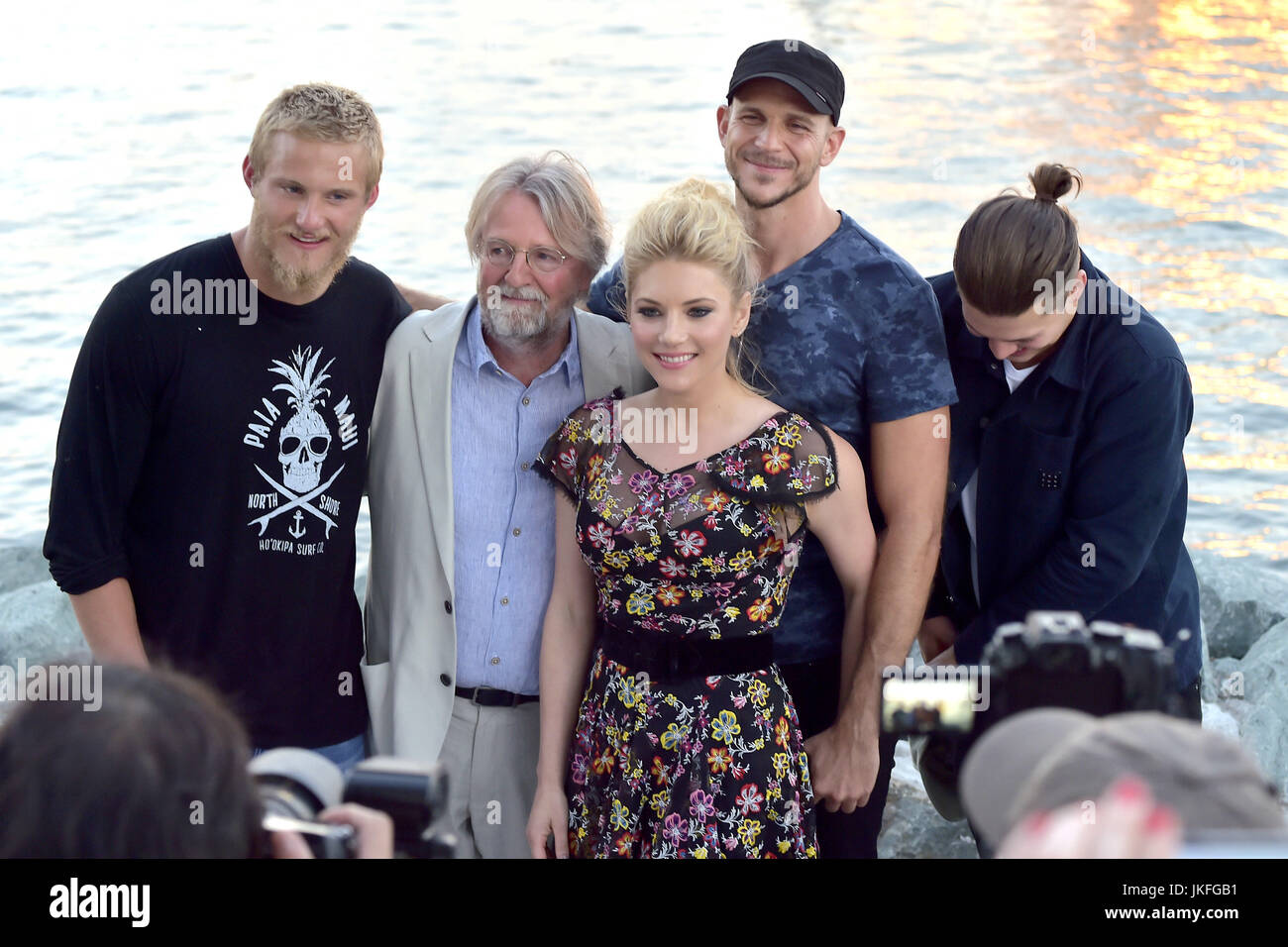 San Diego, California. 21st July, 2017. Alexander Ludwig, Michael Hirst, Katheryn Winnick, Gustaf Skarsgard and Alex Hogh Andersen of HISTORY'S 'Vikings' attend the Viking Funeral Ceremony at San Diego Comic Con 2017 on July 21, 2017 in San Diego, California. | usage worldwide Credit: dpa/Alamy Live News Stock Photo