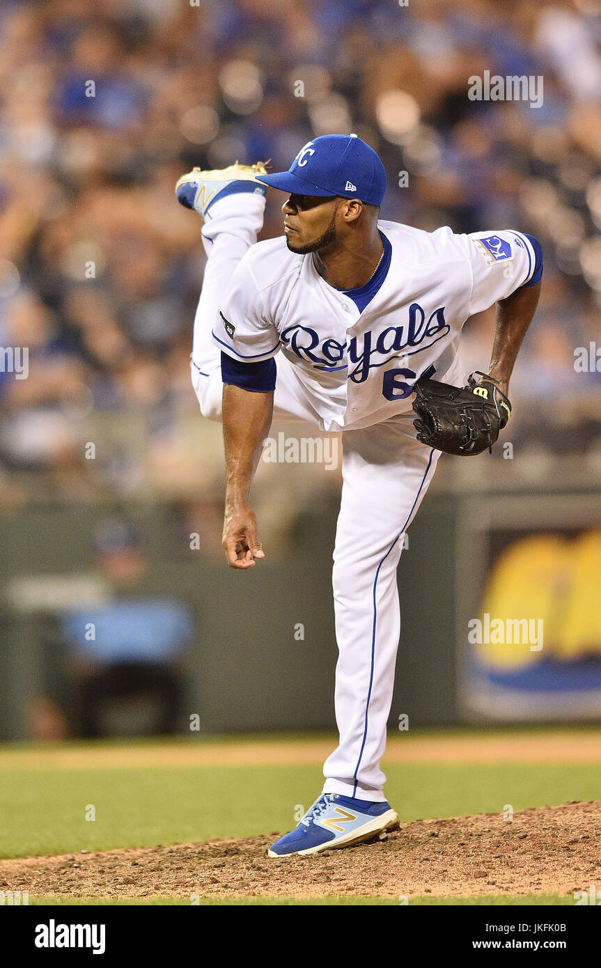 Kansas City, Missouri, USA. 22nd July, 2017. Kansas City Royals relief pitcher Al Alburquerque (62) pitches in the 9th inning during the Major League Baseball game between the Chicago White Sox and the Kansas City Royals at Kauffman Stadium in Kansas City, Missouri. Kendall Shaw/CSM/Alamy Live News Stock Photo