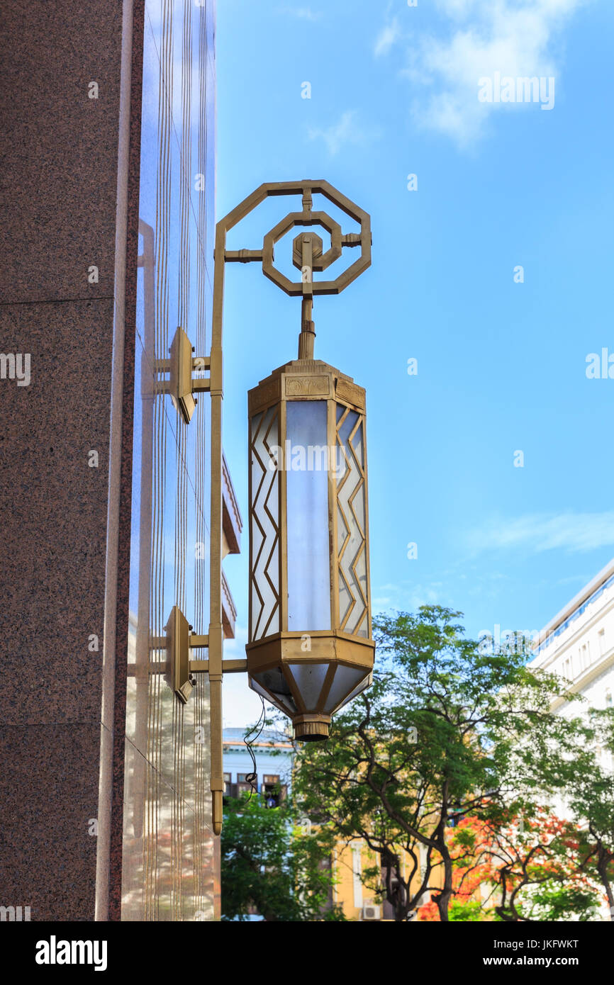 Art deco street light hi-res stock photography and images - Alamy