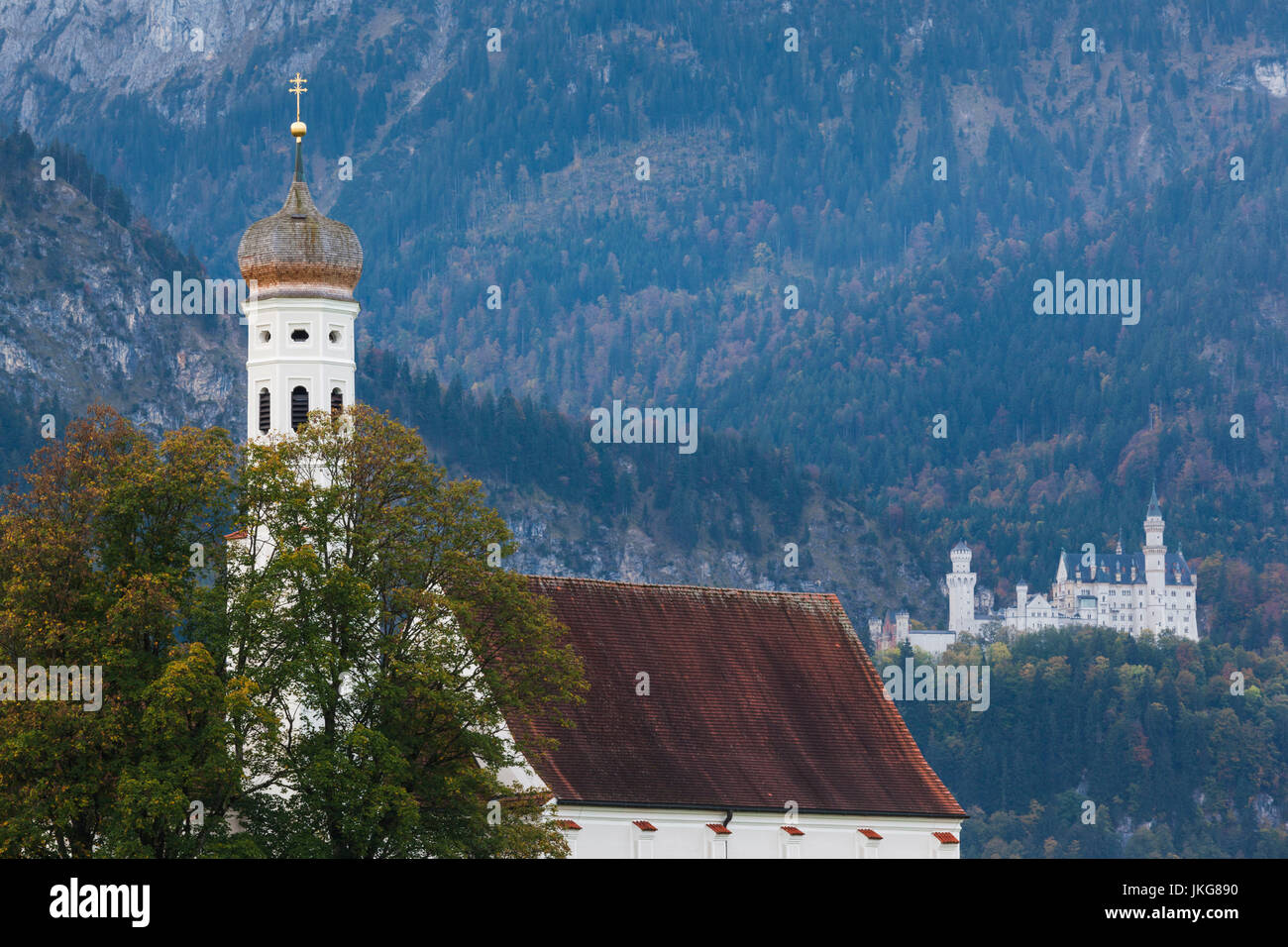 Schloss neuschwanstein castle and st coloman church hi-res stock ...