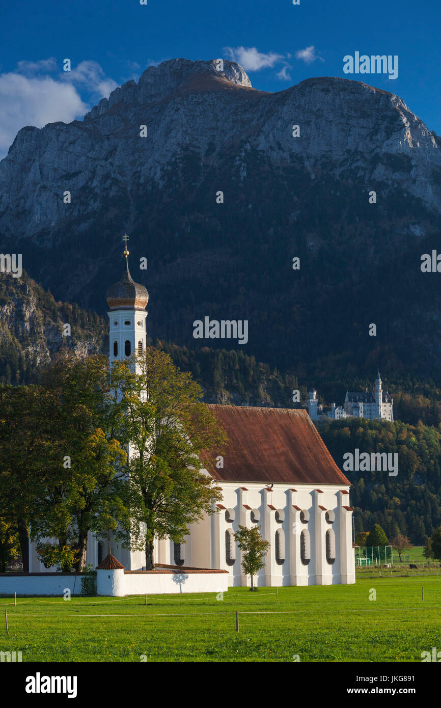 Schloss neuschwanstein castle and st coloman church hi-res stock ...