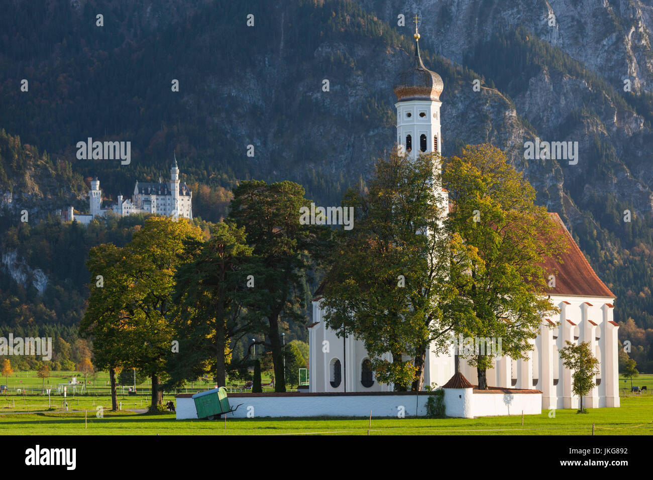 Schloss neuschwanstein castle and st coloman church hi-res stock ...