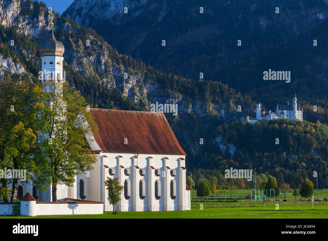 Schloss neuschwanstein castle and st coloman church hi-res stock ...