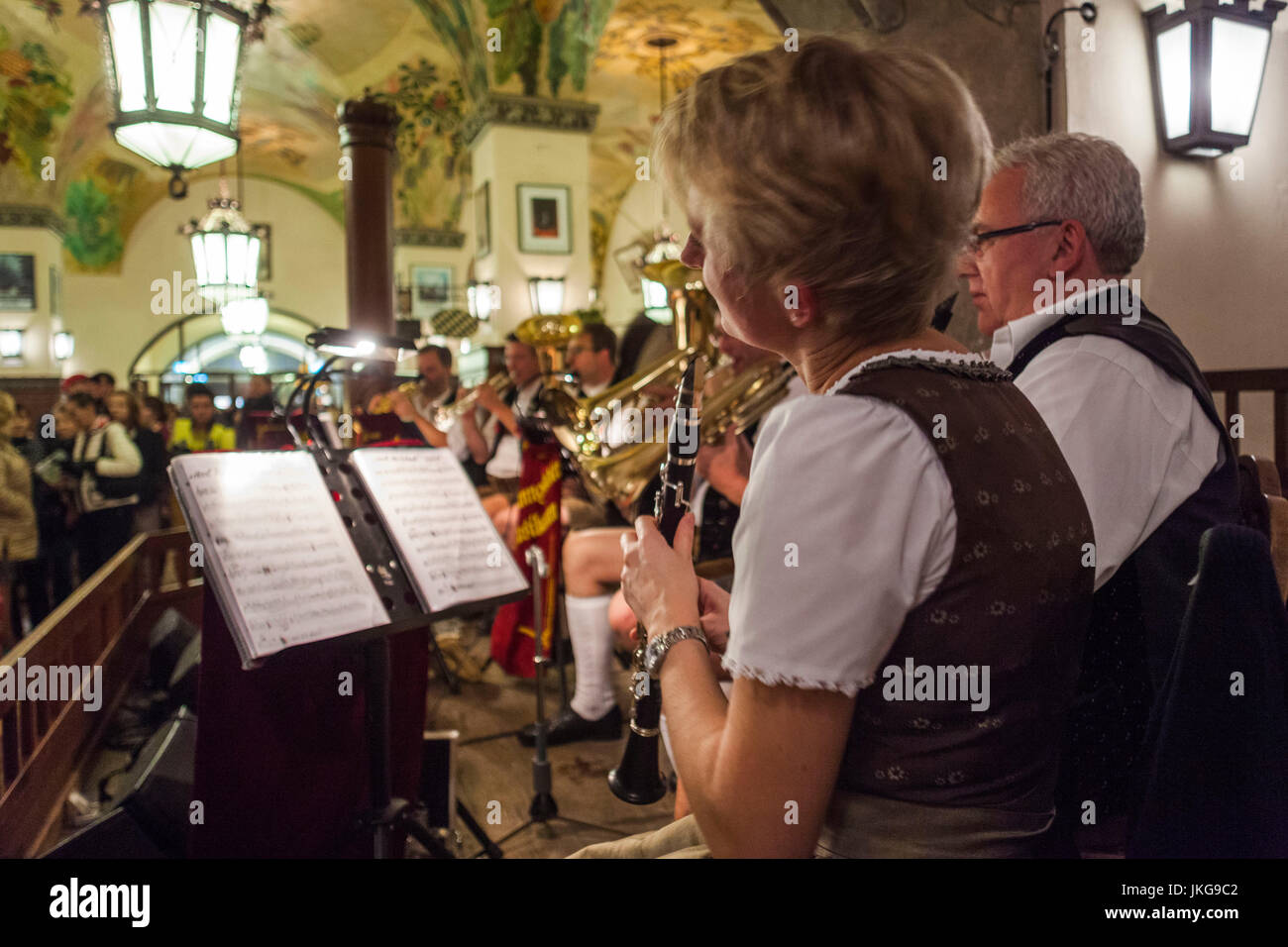 Germany, Bavaria, Munich, Hofbreauhaus, oldest beerhall in Munich, built in 1644, oom-pah band Stock Photo