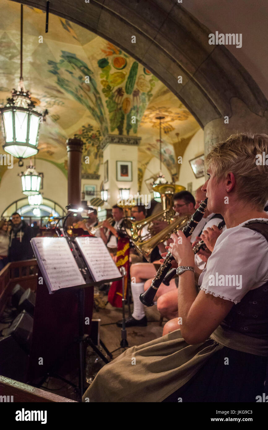 Germany, Bavaria, Munich, Hofbreauhaus, oldest beerhall in Munich, built in 1644, oom-pah band Stock Photo