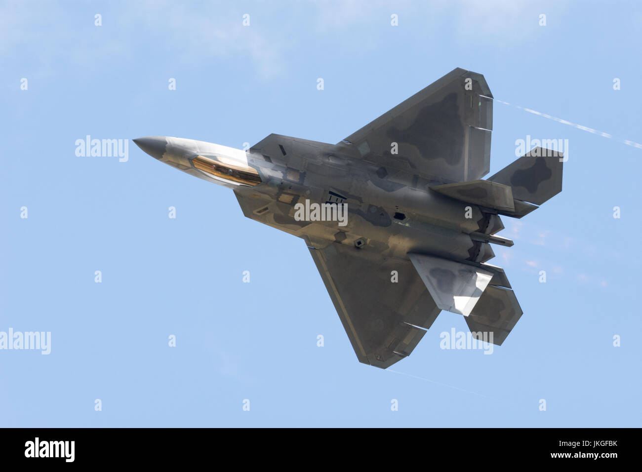 F22 RAPTOR INVERTED FAIRFORD RIAT 2017 Stock Photo