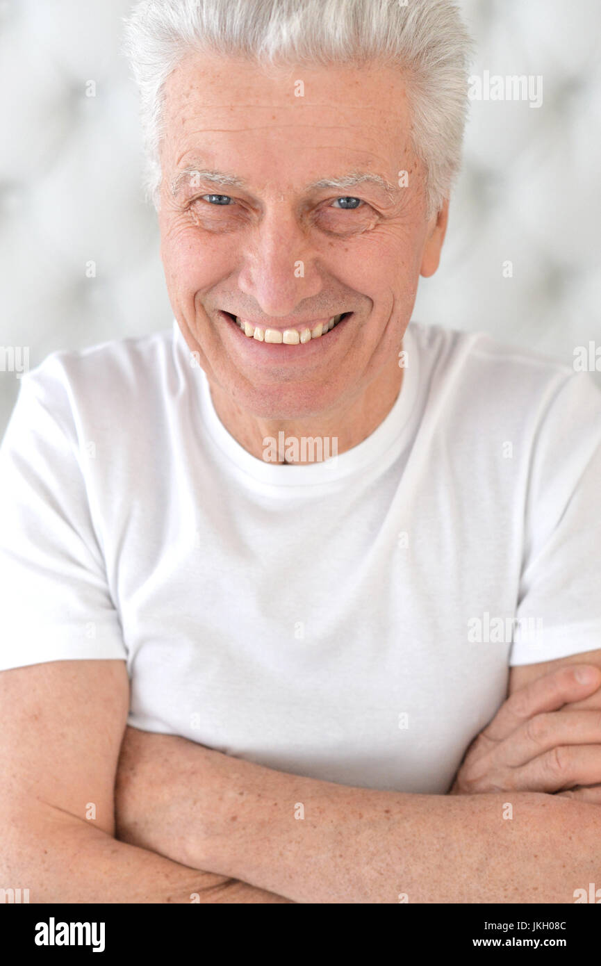 Man middle old t shirt white hi-res stock photography and images - Alamy