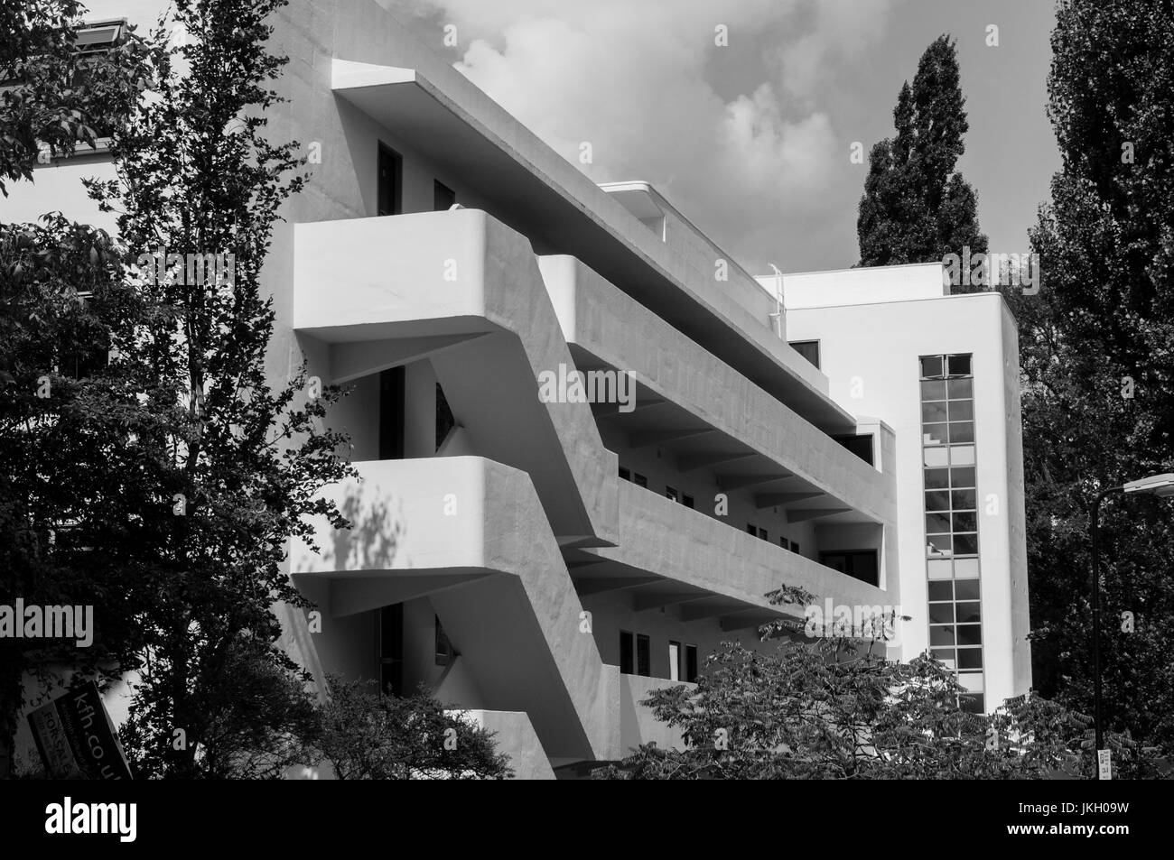 The Bauhaus influenced 1930s modernist Isokon apartment building, designed by Wells Coates, in Hampstead, London. Black and white. Stock Photo