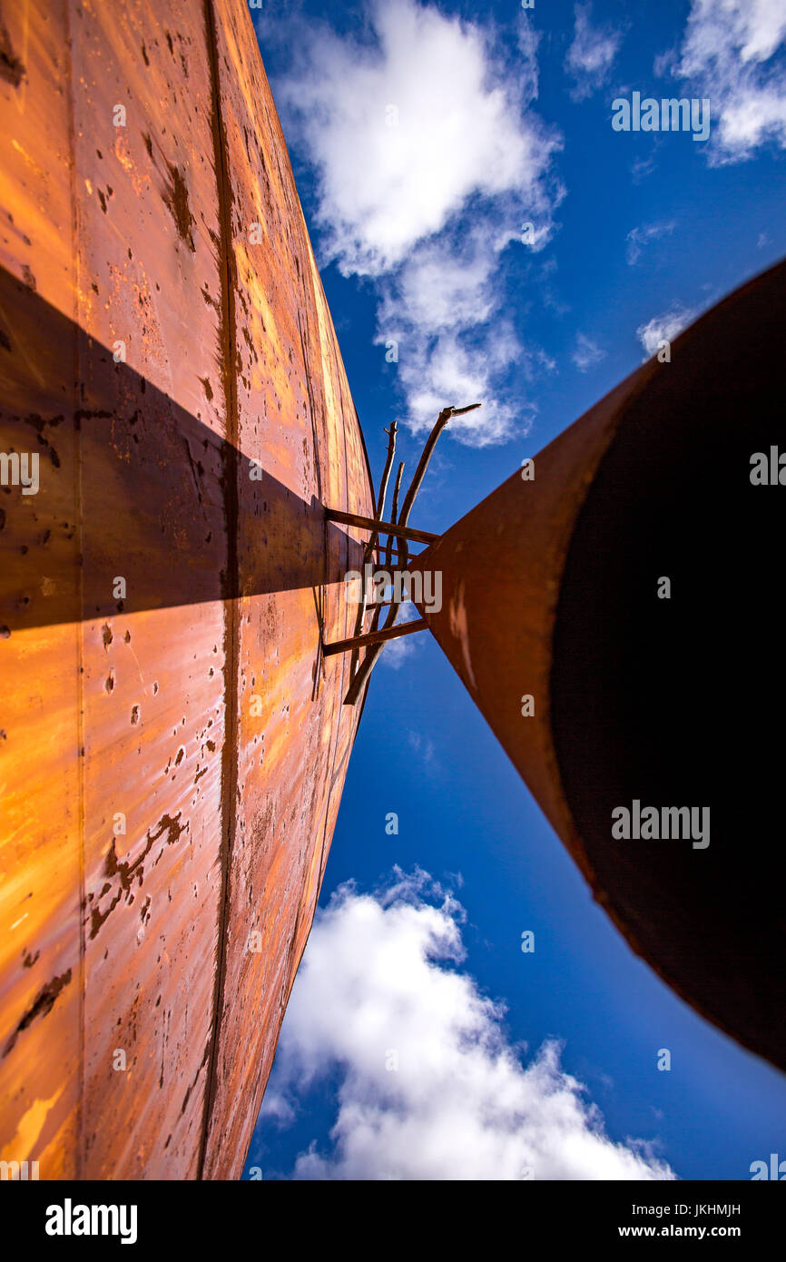 Round water tank tower hi-res stock photography and images - Alamy