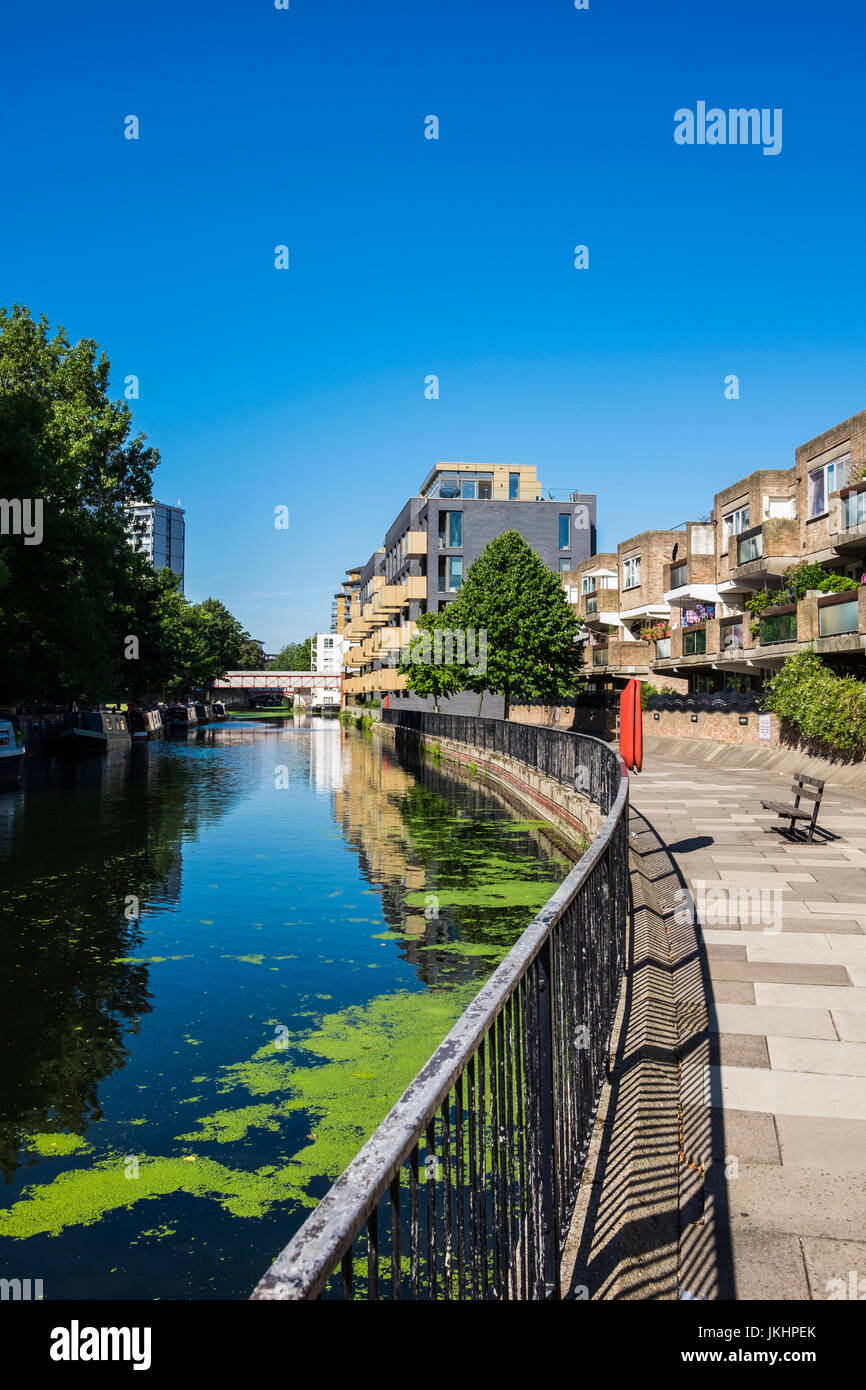 Canalside living on the north bank of the Grand Union canal, Maida Vale, City of Westminster, London, England, U.K. Stock Photo