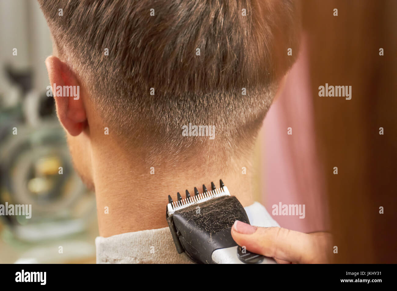 Haircut back view hi-res stock photography and images - Alamy