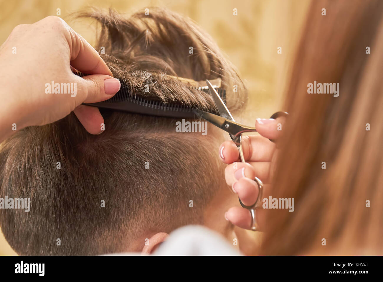Hands of barber, scissors and comb Stock Photo Alamy