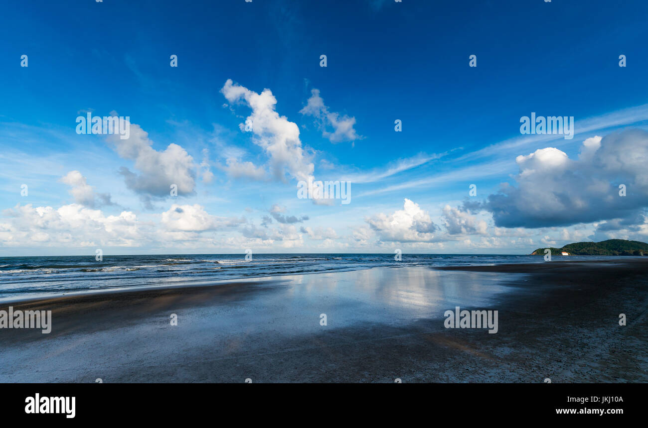 blue sky with white clouds and wave ocean, beach in morning Stock Photo ...
