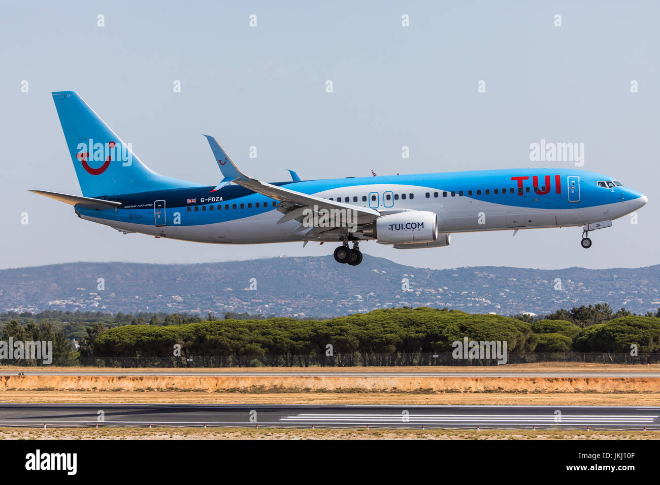 Tui Landing High Resolution Stock Photography and Images Alamy