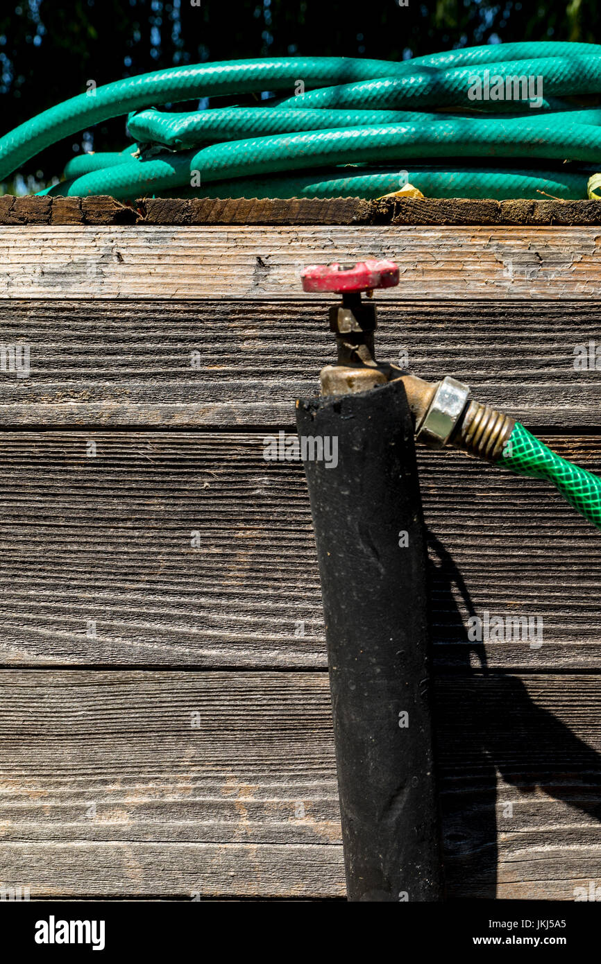 Outdoor tap insulate hires stock photography and images Alamy