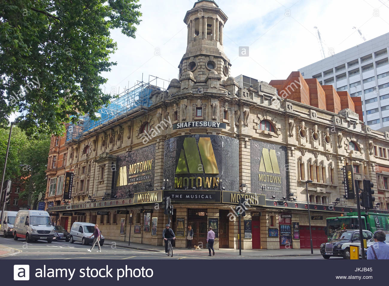 Shaftesbury Theatre Stock Photos & Shaftesbury Theatre Stock Images Alamy