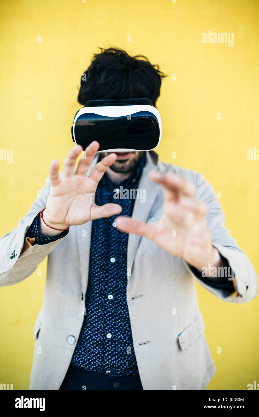 Man wearing Virtual Reality Glasses Stock Photo - Alamy