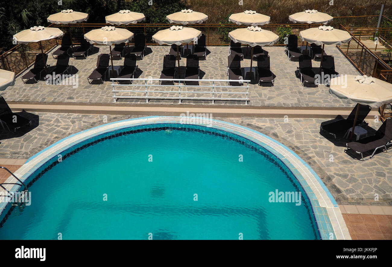 View pool garden hotel hi-res stock photography and images - Alamy