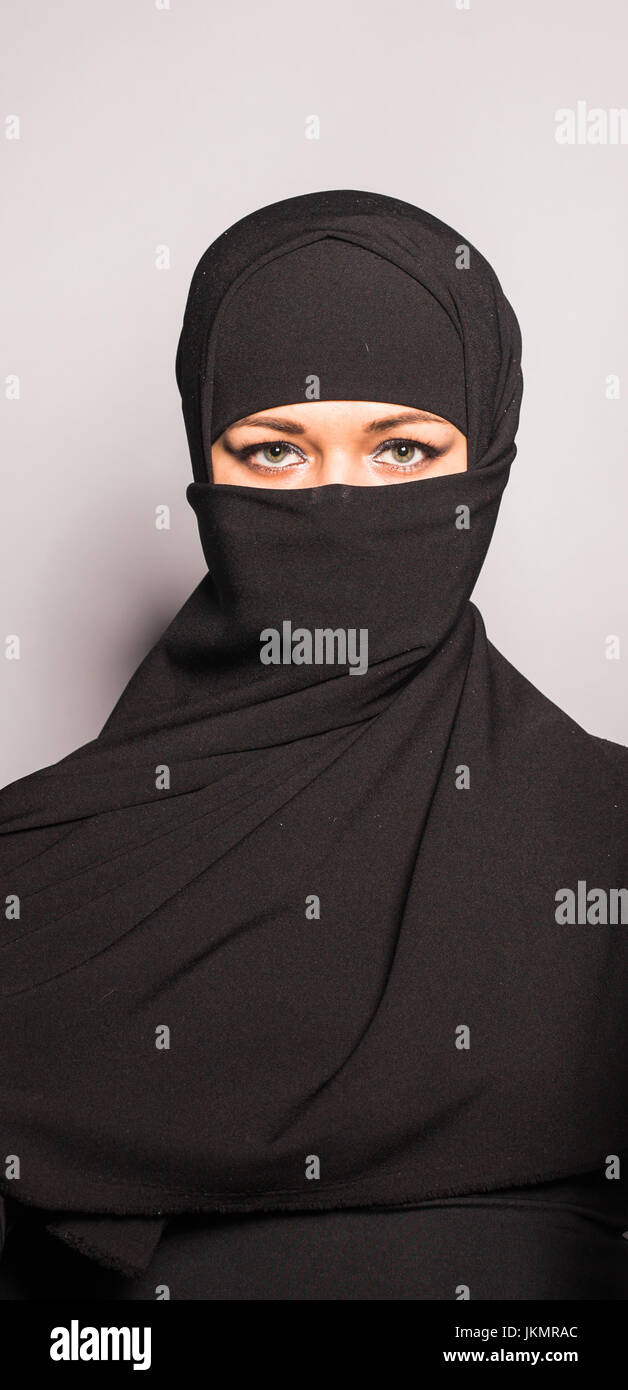 LARGE SQUARE SCARF VIEW FROM THE VEIL main image 1