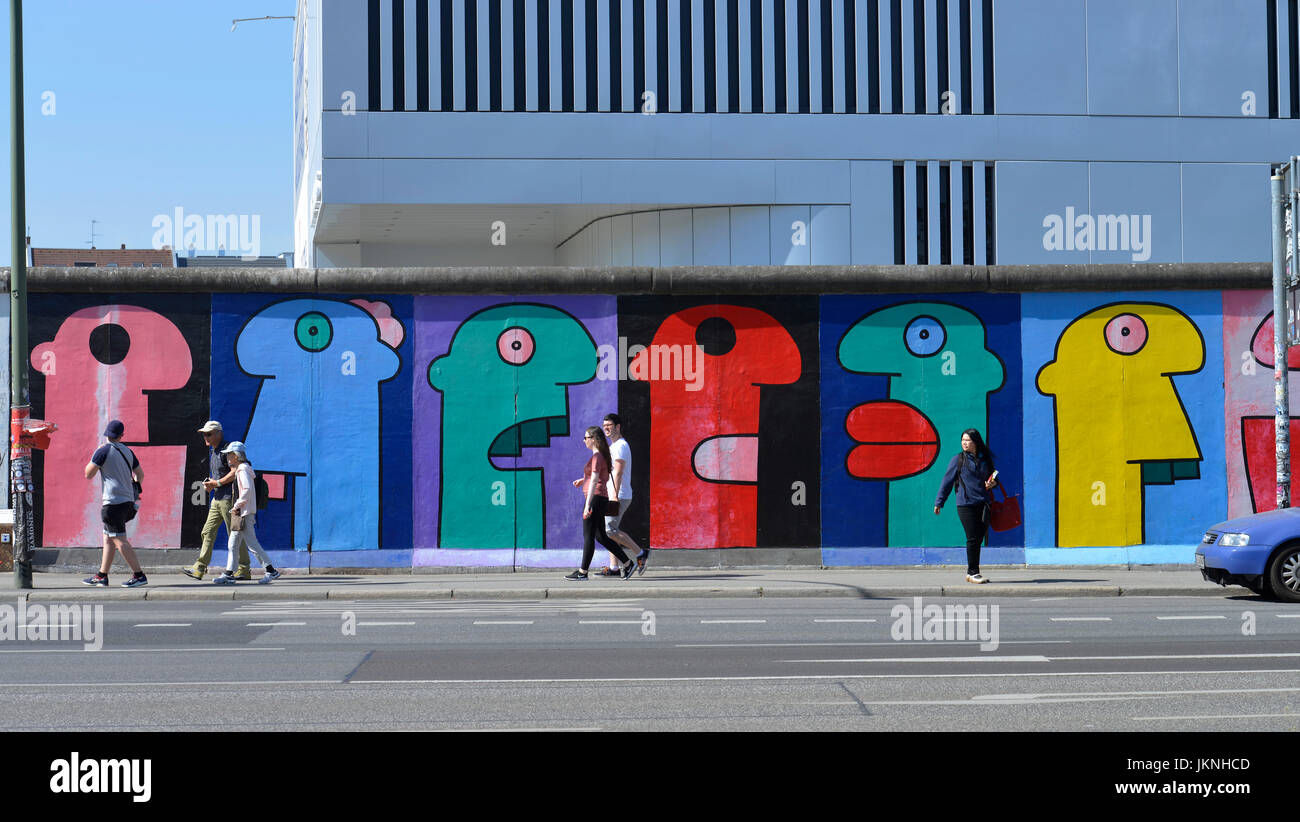 Thierry Noir, East Side Gallery, M?hlenstrasse, Friedrich's grove, Berlin, Germany, Muehlenstrasse, Friedrichshain, Deutschland Stock Photo