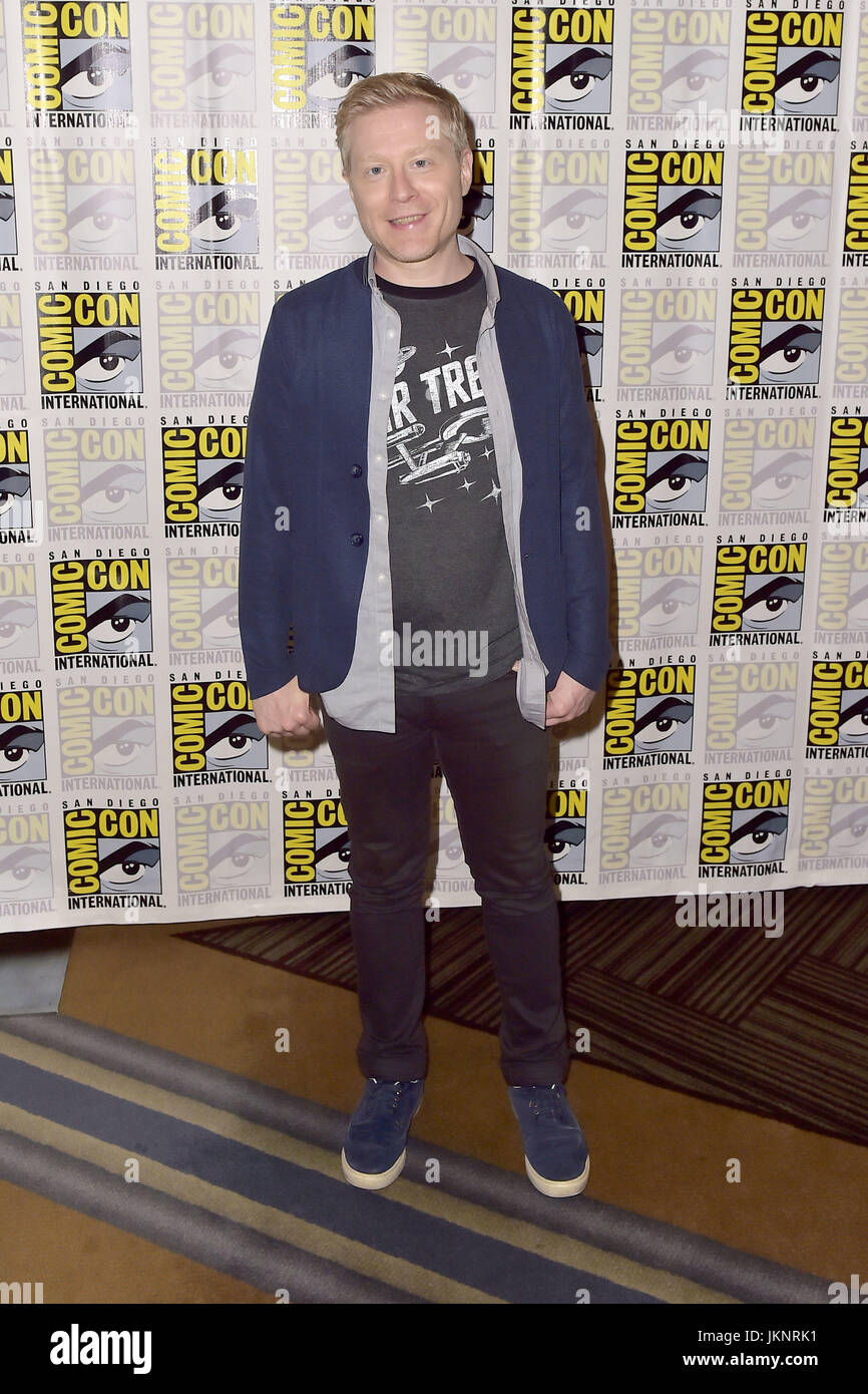 Anthony Rapp attends the 'Star Trek: Discovery' press line during Comic-Con International 2017 at Hilton Bayfront on July 22, 2017 in San Diego, California. | Verwendung weltweit/picture alliance Stock Photo