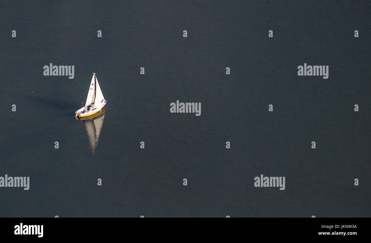 Salzgitter-Lebenstedt, Germany. 19th July, 2017. A man sails on the Salzgitter Lake near Salzgitter-Lebenstedt, Germany, 19 July 2017. (Aerial View taken with an ultralight aircraft) Photo: Silas Stein/dpa/Alamy Live News Stock Photo