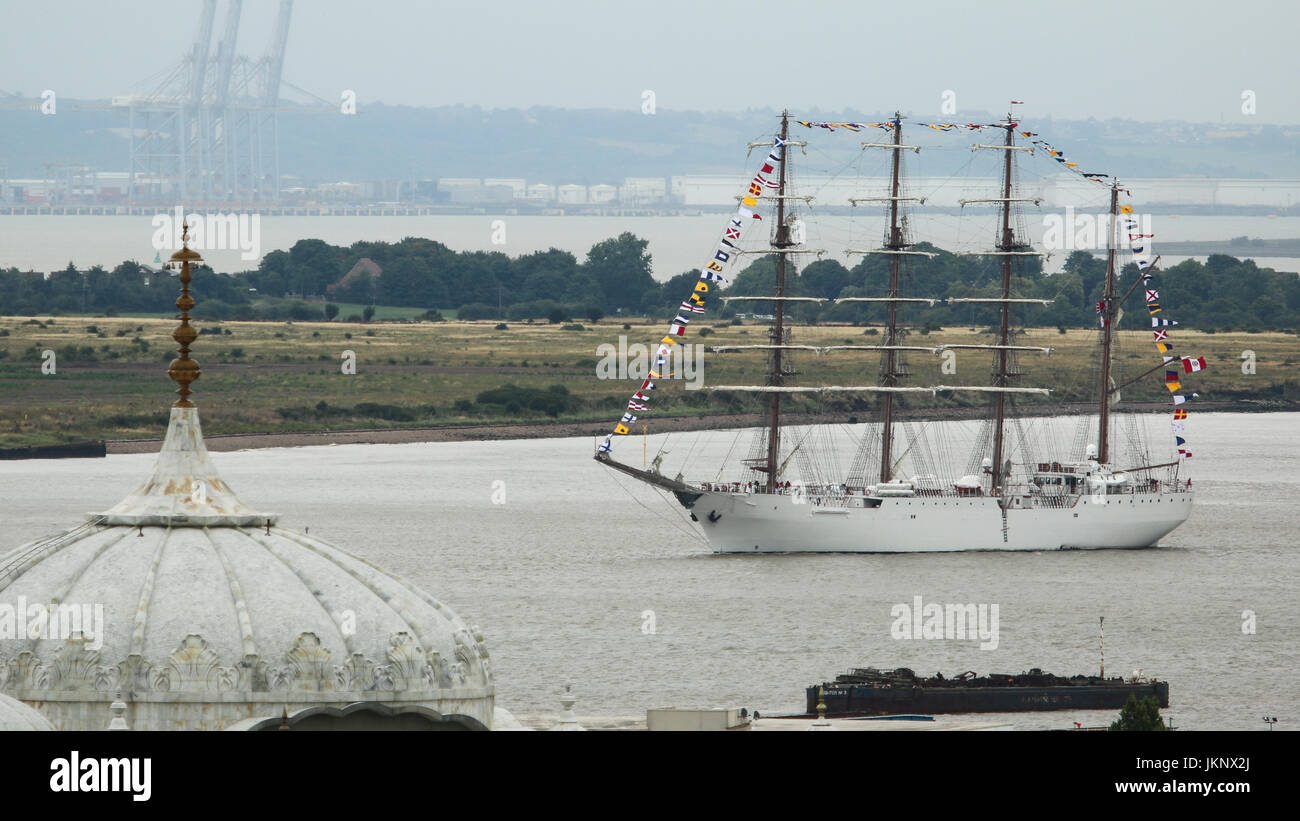 Gravesend, Kent, United Kingdom. 24th July, 2017. Peru's national sail