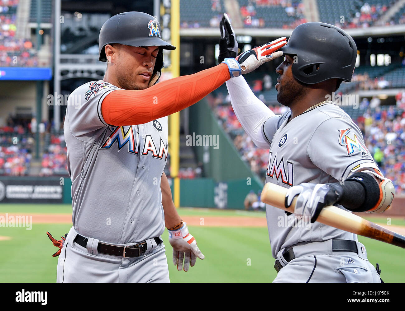 Giancarlo Stanton, Justin Bour go deep as Miami Marlins sink Los