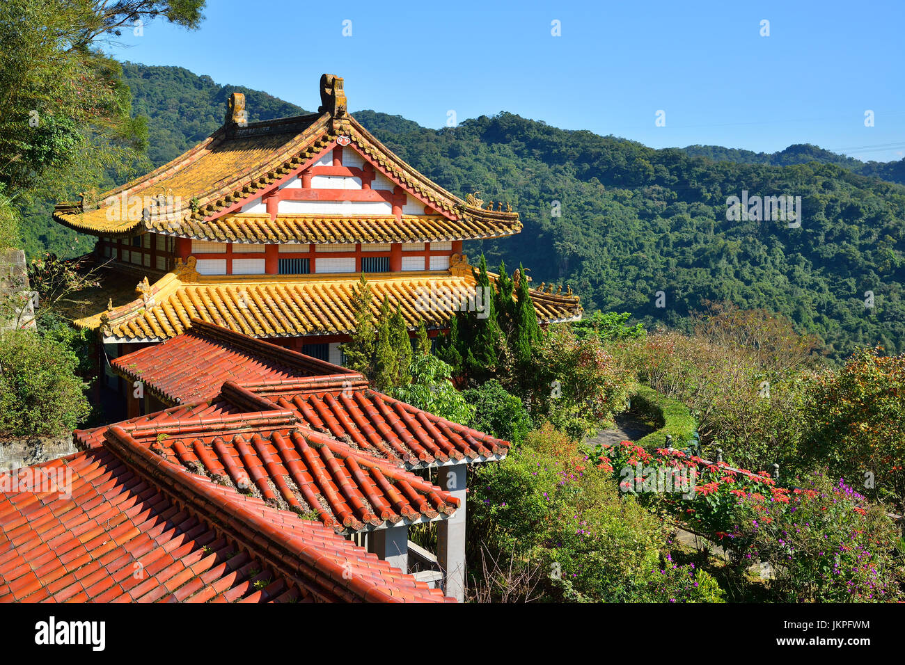 Gong bei temple hi-res stock photography and images - Alamy