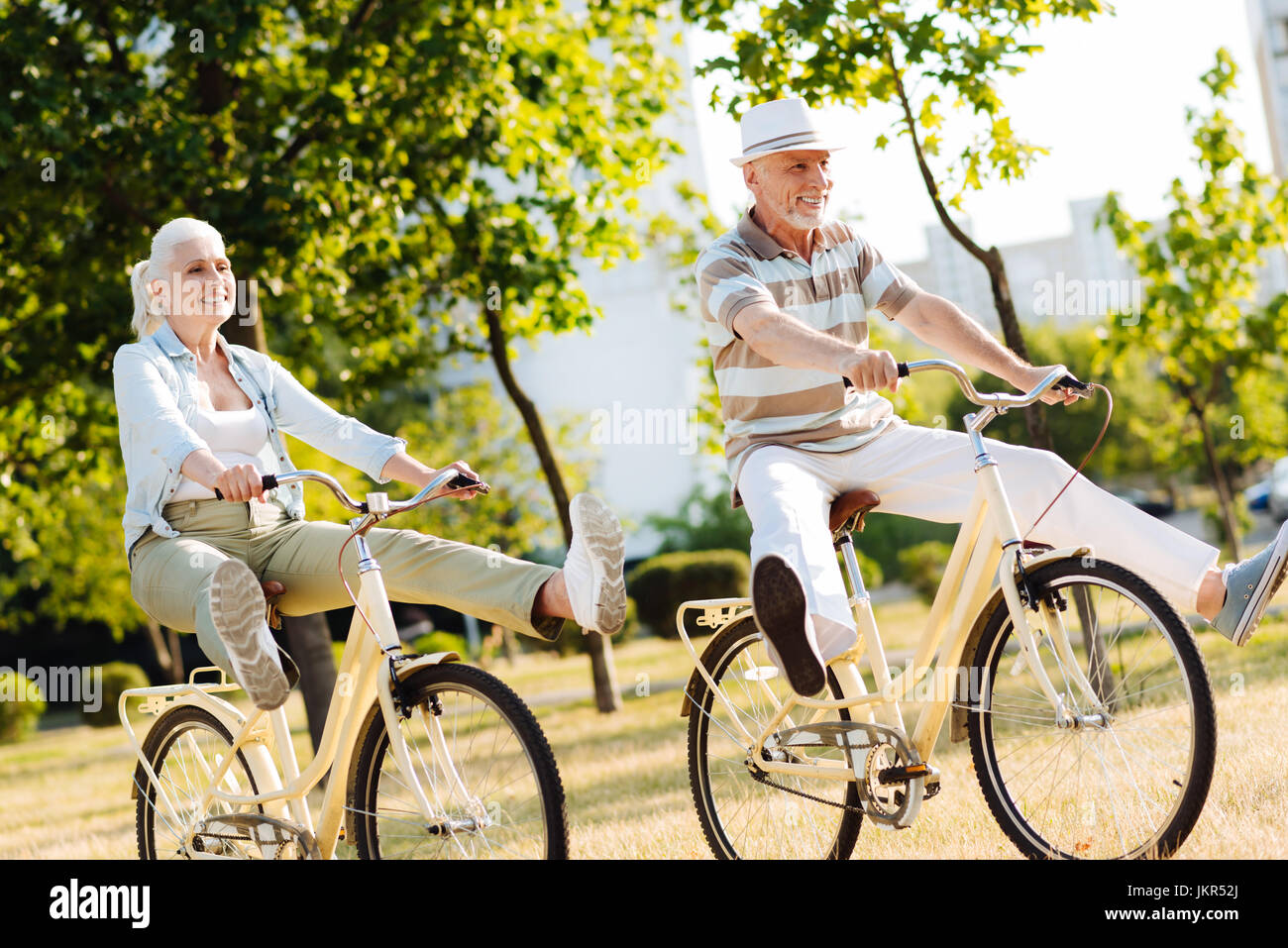 Funny elderly people hi-res stock photography and images - Alamy