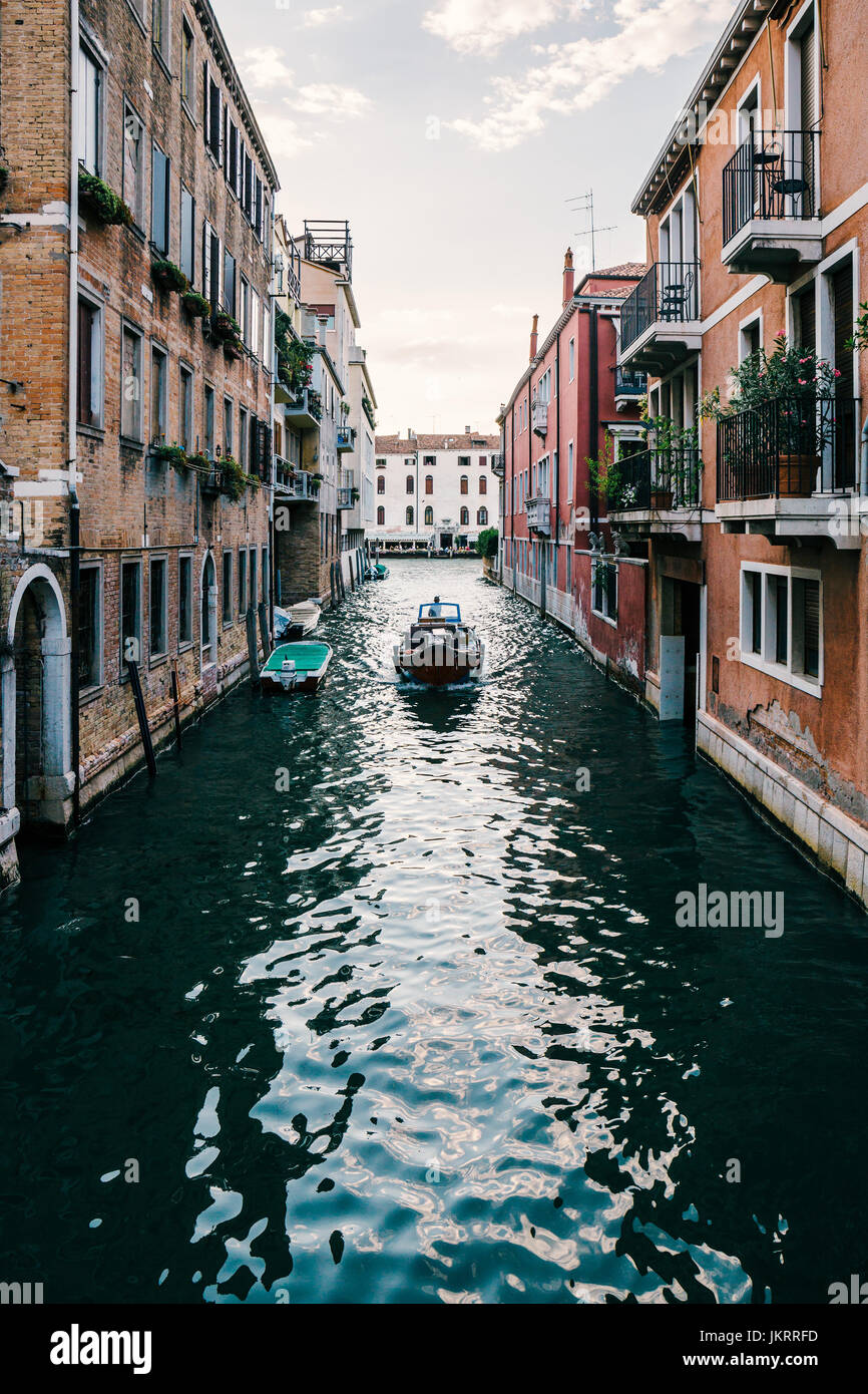 Rental venice travel transport hi-res stock photography and images - Alamy