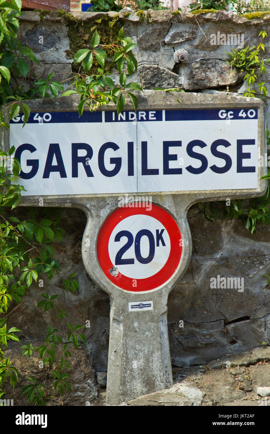 France, Indre(36), le Berry, vallée de la Creuse, Gargilesse-Dampierre, labellisé Les Plus Beaux Villages de France, panneau indicateur d'entrée de vi Stock Photo
