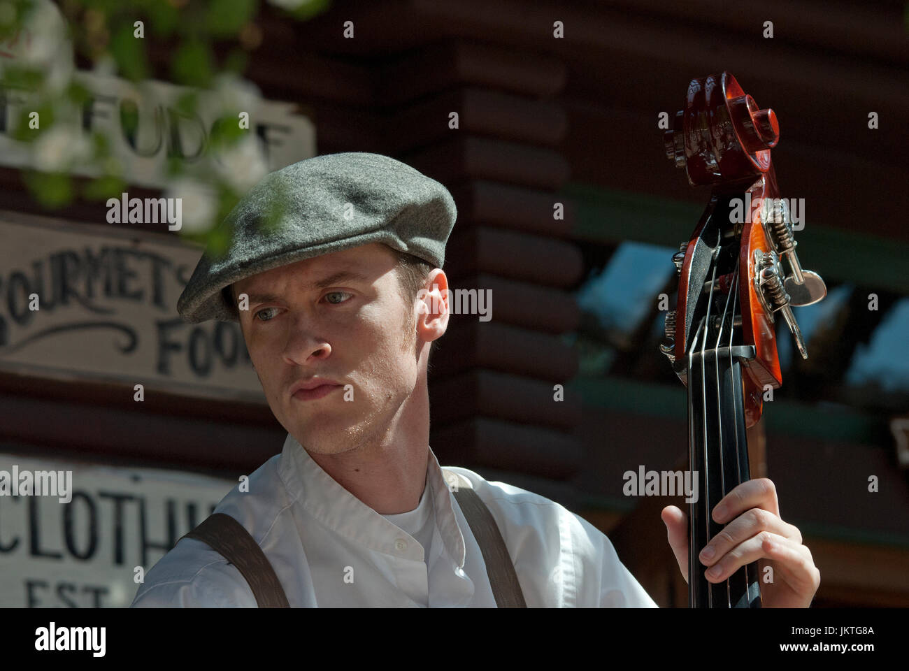 Old-time musician playing in Vancouver, Brtitish Columbia, Canada Stock Photo