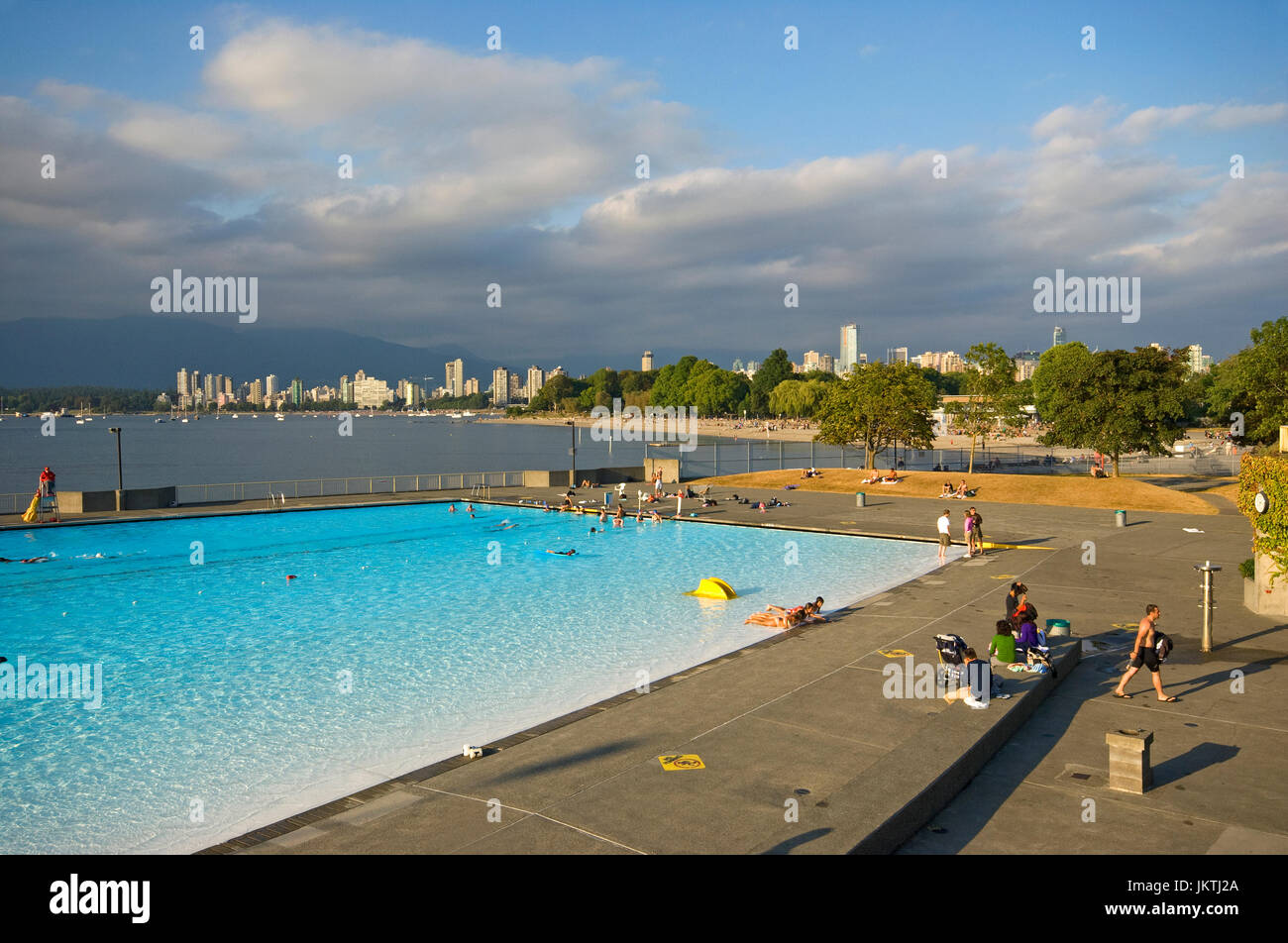 https://c8.alamy.com/comp/JKTJ2A/swimming-pool-at-kitsilano-beach-park-english-bay-vancouver-british-JKTJ2A.jpg