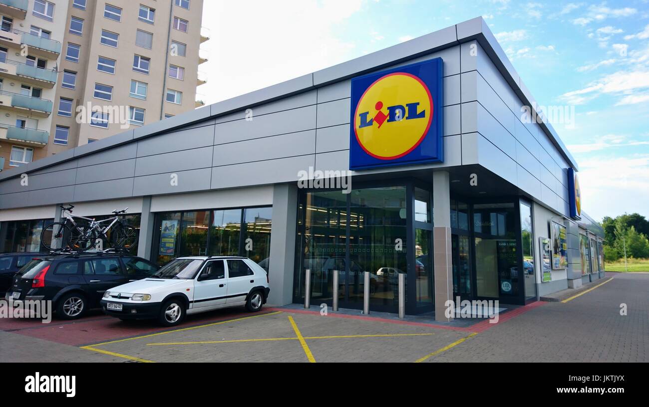 PRAGUE, CZECH REPUBLIC - JULY 24, 2017: Exterior view of the LIDL  supermarket. LIDL is a German discount chain founded in 1973 by German  merchant Diet Stock Photo - Alamy