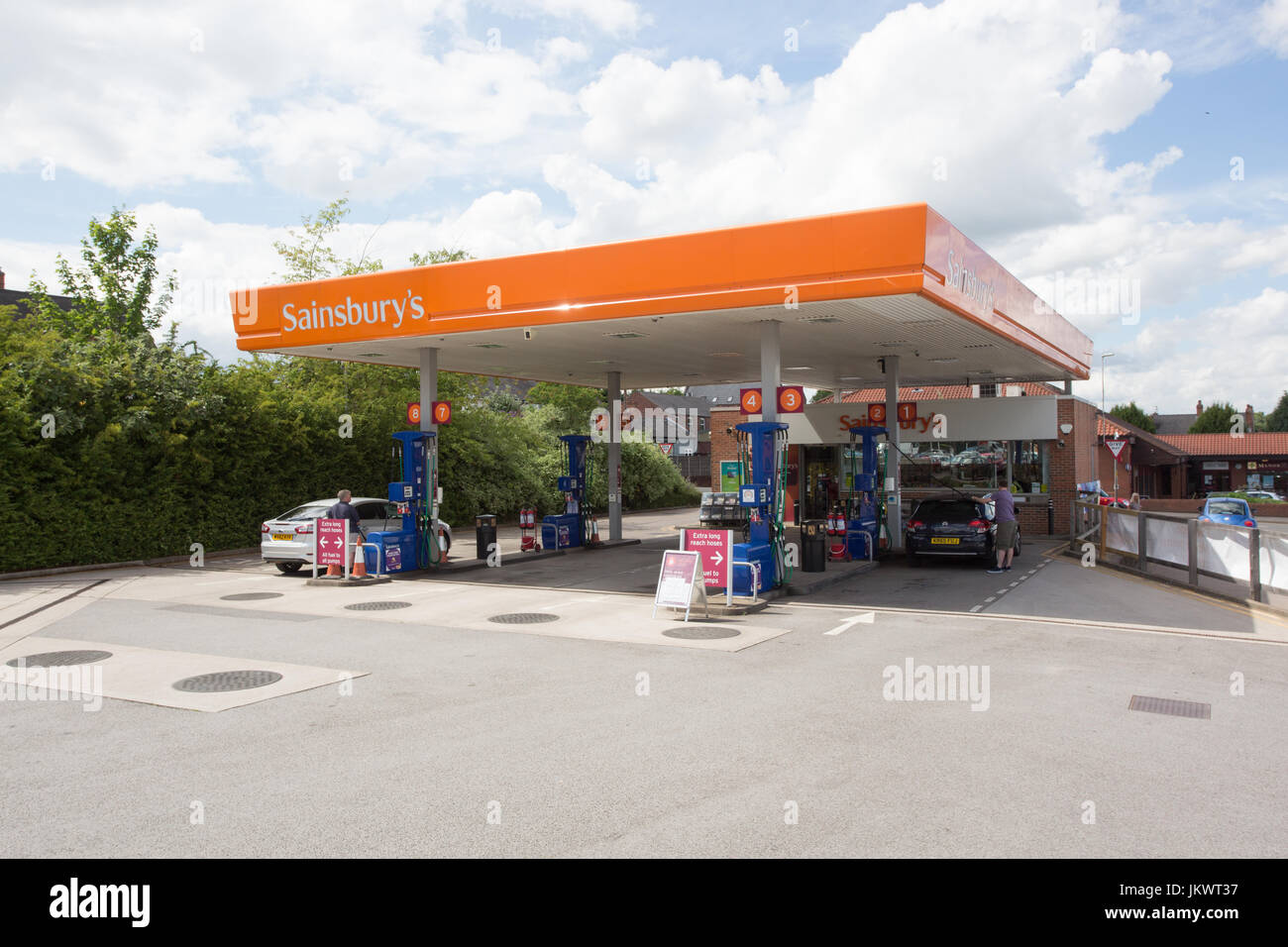 Supermarket petrol station sainsbury's hi-res stock photography and